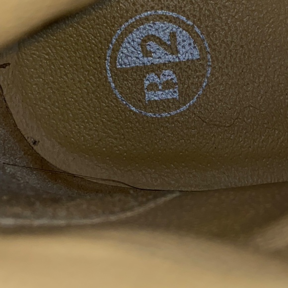 Leather distressed boots with buckles. Size 37 - Picture 7 of 16